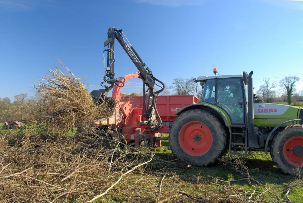 pressage et déchiquetage à Montauban-de-Bretagne